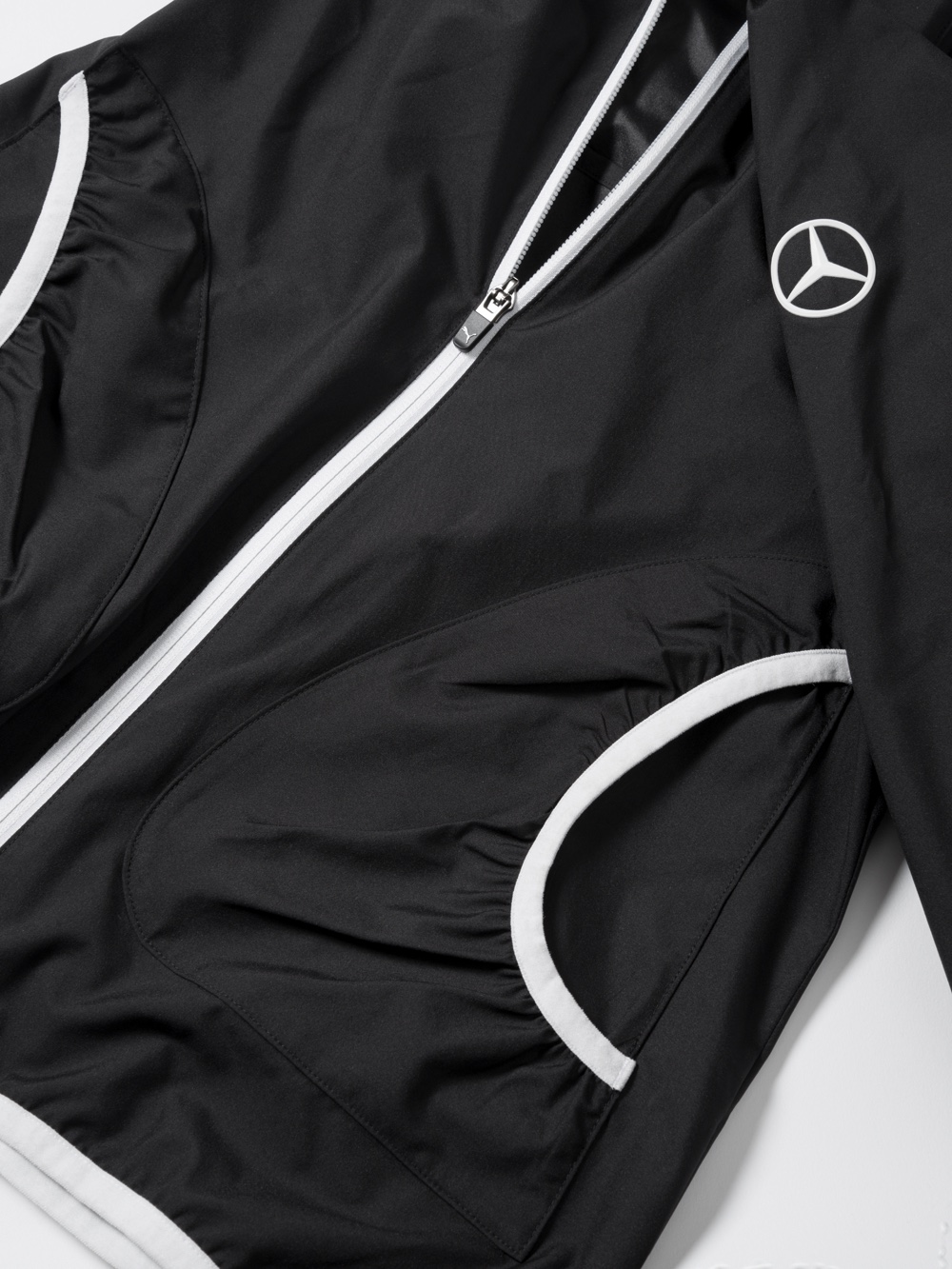 Ladies' golf wind jacket | Mercedes-Benz Berwick